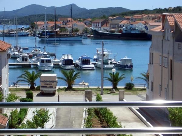 Apartment In Kukljica With Sea View, Terrace, Air Conditioning, Wi-Fi Dış mekan fotoğraf