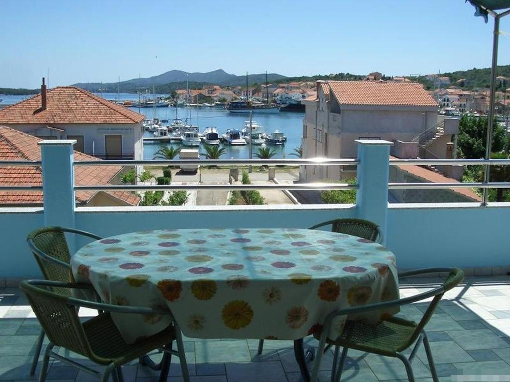 Apartment In Kukljica With Sea View, Terrace, Air Conditioning, Wi-Fi Dış mekan fotoğraf